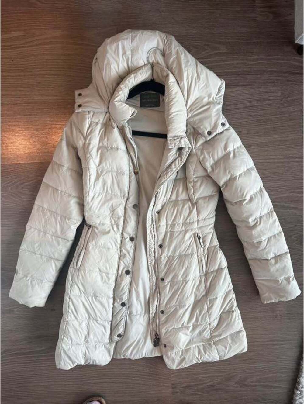 Benetton soft down cream off white Jacket Coat Womens size 2 designed in Italy